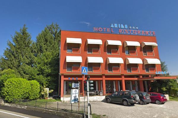 Aries Hotel Lesa Exterior photo