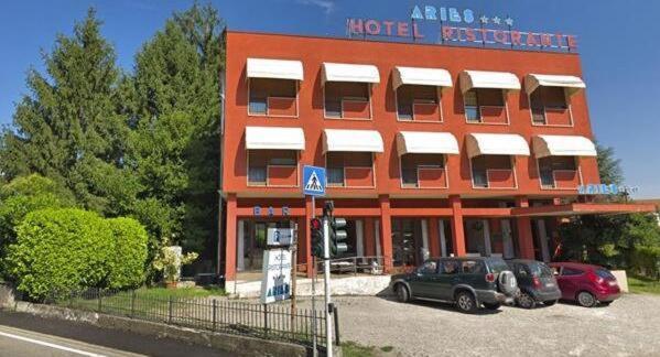 Aries Hotel Lesa Exterior photo